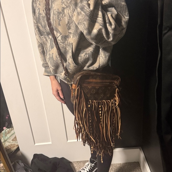Louis Vuitton Brown Fringe Crossbody Bag - Picture 6 of 9